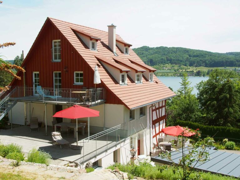 Terasse und Balkon des Ferienhaus in Öhningen am Bodensee von Westen